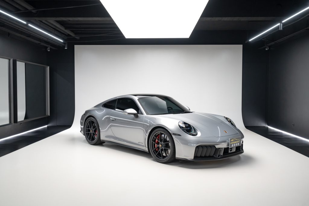 2025” Porsche 911 Carrera 4 GTS 四驅性能 經典跑旅